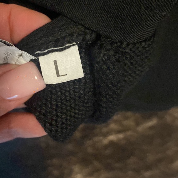 Very cool and unique sweater. Half virgin wool and the other half merino wool. - Picture 7 of 7